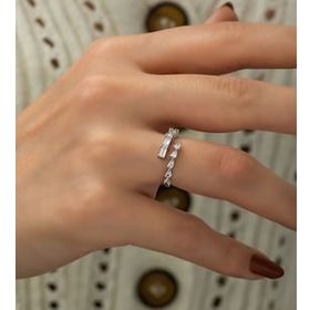 Papatya Silver 925 Ayar Sıralı Zirkon Baget Taşlı Yüzük
