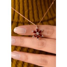 Papatya Silver UVPS101378 Garnet Taşlı Kamelya Çiçeği 925 Ayar Gümüş Kolye