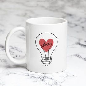 Pazarız Ampul Desenli Love Kupa