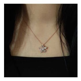 Peanelife 925 Ayar Rose Beyaz Kamelya Çiçeği Unisex Gümüş Kolye