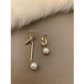Pelin Aksesuar İncili Asimetrik Düğüm Küpe