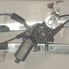 Peugeot 206-HB 1999-2009 Sol Elektrikli Motorlu Ön Cam Krikosu