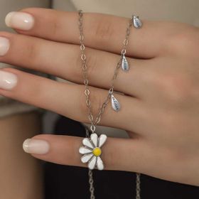 Pigado 925 Ayar Gümüş Papatya Seviyor Sevmiyor Bayan Gümüş Kolye
