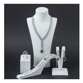 Pigado 925 Ayar Gümüş Yeşil Zirkon Taşlı Set