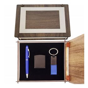 Pilelistore Özel Ahşap Kutulu Lacivert Kalem Anahtarlık ve Çakmak Set