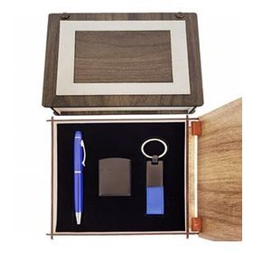 Pilelistore Özel Ahşap Kutulu Lacivert Kalem Anahtarlık ve Çakmak Set