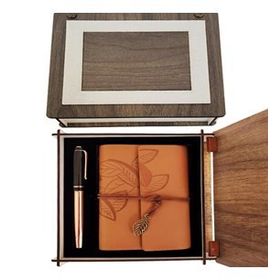 Pilelistore Özel Ahşap Kutulu Taba Deri Defter ve Bakır Roller Kalem Set