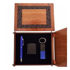 Pilelistore Özel Ahşap Kutulu Yeşil Anahtarlık Kalem ve Çakmak Set