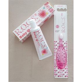 R.O.C.S. Elma Püresi 35 ml Diş Macunu Ve Pembe Diş Fırçası 0-3 Yaş Baby Set CV87