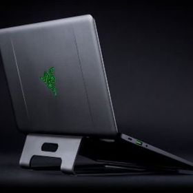 Razer RC21-01110100-W3M1 Laptop Standı
