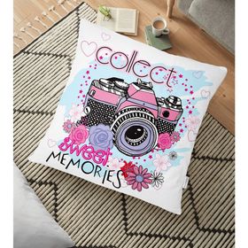 RealHomes Çiçekler ve Fotoğraf Makinesi Tasarımlı Dijital Baskılı 70x70 cm Yer Minderi