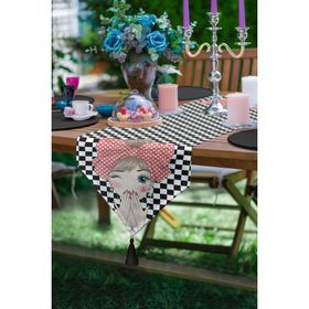 RealHomes Fashion Girl Dijital Baskılı Özel Tasarım Püsküllü Şönil Üçgen Runner
