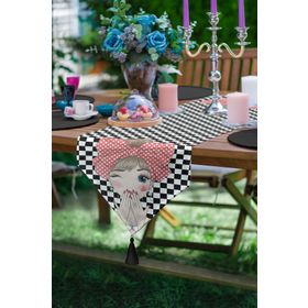 RealHomes Fashion Girl Dijital Baskılı Özel Tasarım Püsküllü Şönil Üçgen Runner