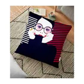 RealHomes Icon Women Özel Tasarımlı Dijital Baskılı 70x70 cm Yer Minderi