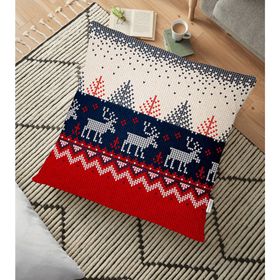 RealHomes Kanaviçe Desende Christmas Teması Dijital Baskılı 70x70 cm Yer Minderi