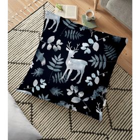RealHomes Lacivert Zeminde Geyik ve Yaprak Motifleri Dijital Baskılı 70x70 cm Yer Minderi