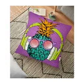 RealHomes Mor Zeminde Tropikal Ananas Desenli Dijital Baskılı 70x70 cm Yer Minderi