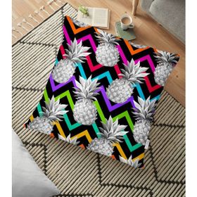 RealHomes YER-3250 Siyah Zigzag Temalı Ananas Desenli Modern 70x70 cm Yer Minderi