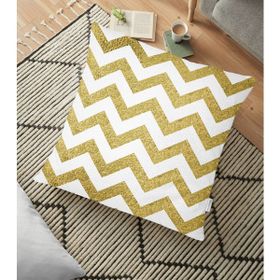 RealHomes YER-3257 Zigzag Altın Kabartma Desenli Modern Tasarımlı 70x70 cm Yer Minderi