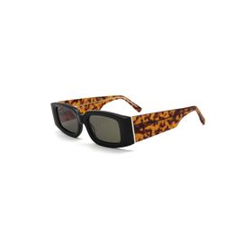REDBERRY Marka RB 5510 C2 Unisex,DİKDÖRTGEN,KEMİK,SİYAH Çerçeve ORGANİK,YEŞİL Cam 49 Ekartman Güneş Gözlüğü