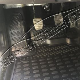 Renault Clio 4 Siyah 3D Havuzlu Paspas