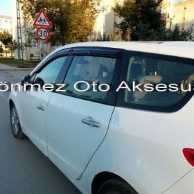 Renault Grand Scenic 3 2009 Sonrası 4 Mügen Cam Rüzgarlığı
