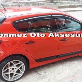 Renault Megane 2010 3 Mugen Cam Rüzgarlığı