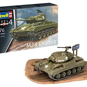 Revell 03323 Model Kit M24 Chaffee Maket