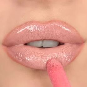 Revolution Pout Bomb Candy Dolgunlaştırıcı Dudak Parlatıcısı