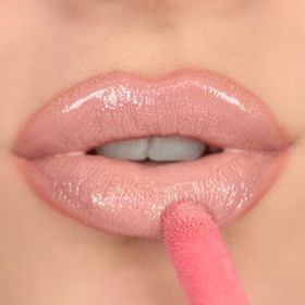 Revolution Pout Bomb Plumping Gloss Candy Dudak Parlatıcı