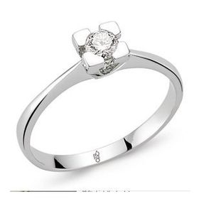 Romeo Pırlanta RM10011 0.20 Ct Tektaş Yüzük
