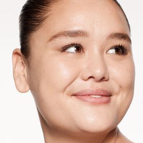 Shiseido Revitalessence Skin Glow SPF 30 Pa+++ 310 Silk 30 ml Foundation