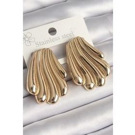 Shoecide Pirinç Gold Renk İşlemeli İstirdye Model Kadın Küpe