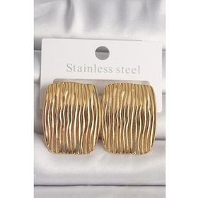 Shoecide Pirinç Gold Renk İşlemeli Kare Plaka Model Kadın Küpe