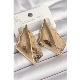 Shoecide Pirinç Gold Renk İşlemeli Kare Plaka Model Kadın Küpe