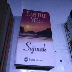 SIĞINAK - KRISTI COOK