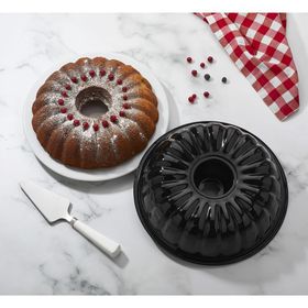 Sinbo STO-6664 Yanmaz Yapışmaz 20 Dilimli 28 cm Emaye Kek Kalıbı