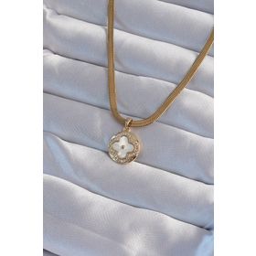 Skygo TJ-BKO8987 316L Çelik İtalyan Zincirli Gold Renk Zirkon Taşlı Sedefli Yonca Model Kolye