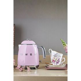 Smeg KLF05 50's Style 800 ml 1400 W Pembe Mini Su Isıtıcı Kettle