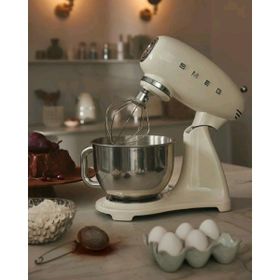 Smeg SMF03CREU 50's Style Retro 4.8 lt Krem Retro Mikser Takımı