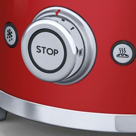 Smeg TSF01RDEU 1500 W 6 Programlı 4 Dilim Hazneli Ekmek Kızartma Makinesi