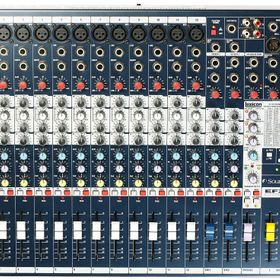 Soundcraft EFX12 Deck Mikser