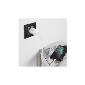 Spigen Essential 12W Hızlı Şarj Cihazı