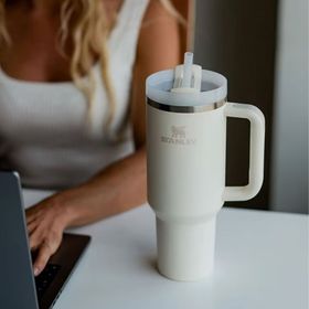 Stanley Quencher H2.O FlowState Tumbler Krem 1.18 lt Pipetli Termos
