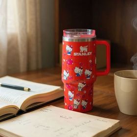 Stanley Quencher X Hello Kitty Kırmızı 1.18 lt Pipetli Termos