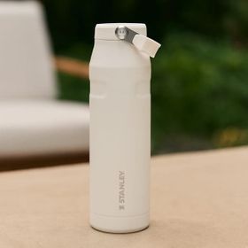Stanley The Ice Flow Bottle Flip Straw Frost 1.06 L Termos