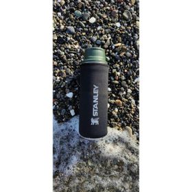 Stanley Trigger Action Neopren 470 ml Termos Kılıfı ve Omuz Askısı
