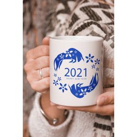 Stüdyo SM Vektörel Çizim Mavi Renk 2021 New Year Yazılı Logo Baskılı Kupa Bardak