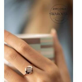 Swarovski Taşlı Kare Model Rose Kaplama Zirconia Gümüş Kolye
