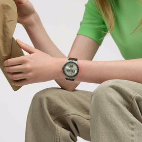 Swatch SUST402 Siyah Erkek Kol Saati